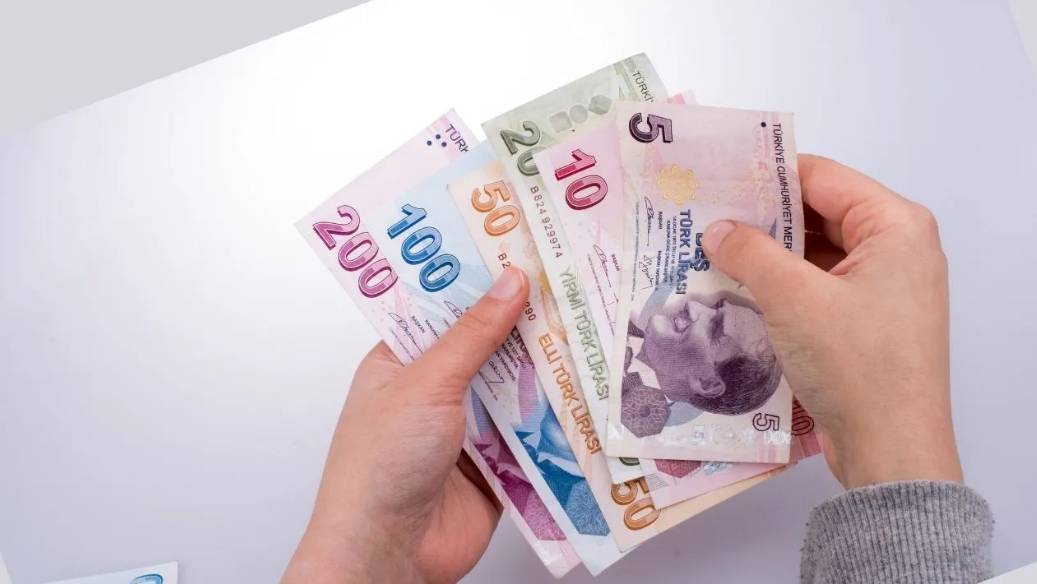 Üst düzey kamu çalışanlarının maaşları özel sektörü geçti: İşte en yüksek devlet memuru maaşları 12